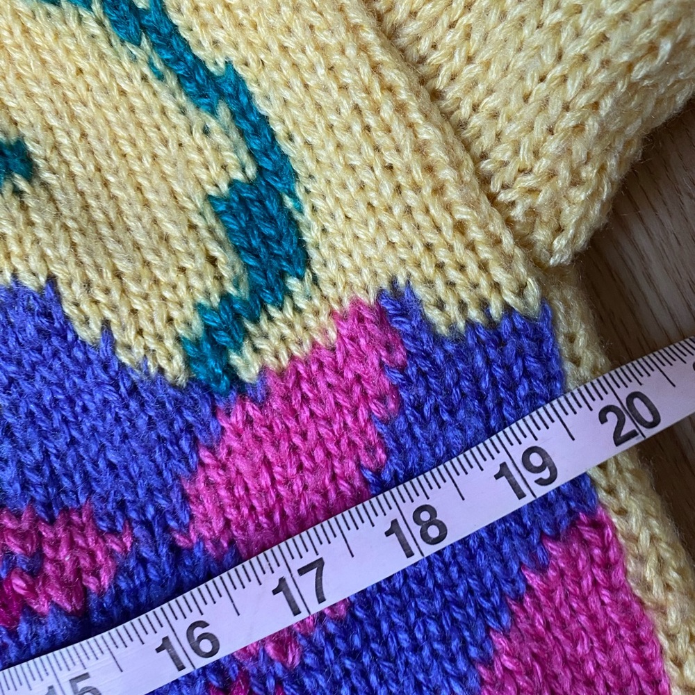 SOLD🌼Vintage graphic floral knit - Picture 4 of 5